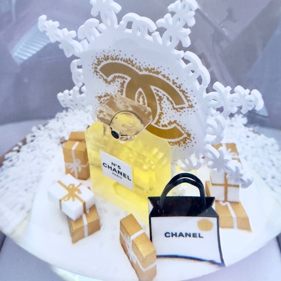 2024 Snow Globe - Picture 4 of 4